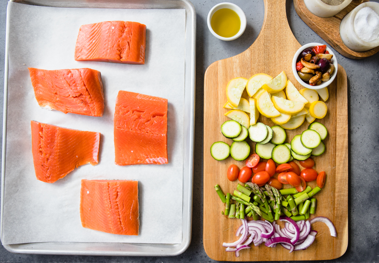 https://www.howewelive.com/wp-content/uploads/2019/02/salmon-parchment-packets-2.jpg