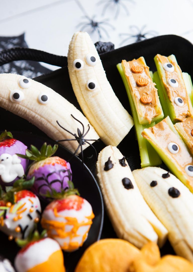 Cute & Easy Banana Ghosts - Just 2 Ingredients!