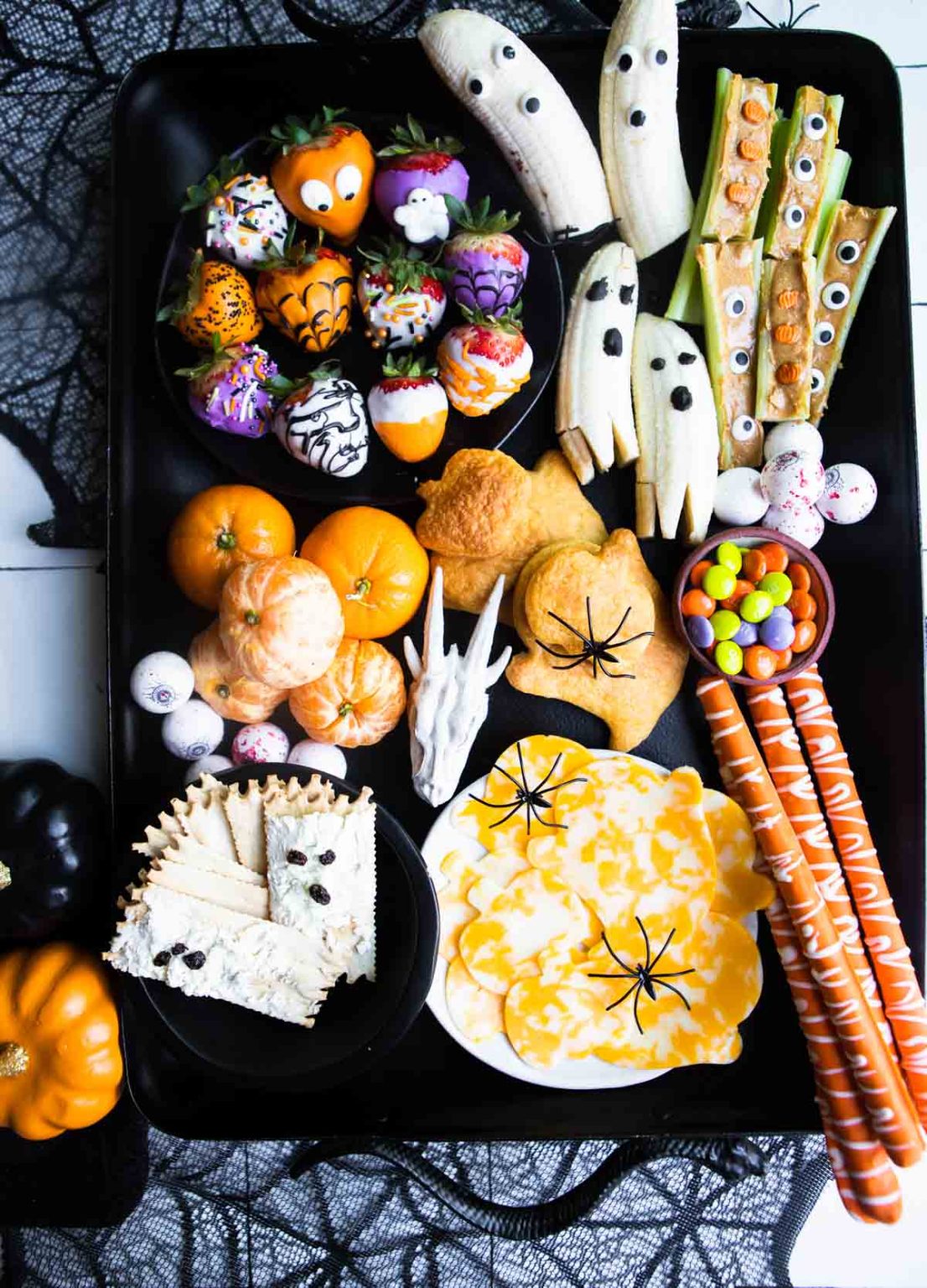 kid-friendly-halloween-snack-board-easy-assembly